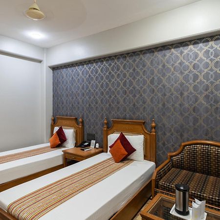 Hotel Sunstar Grand Delhi  Eksteriør billede