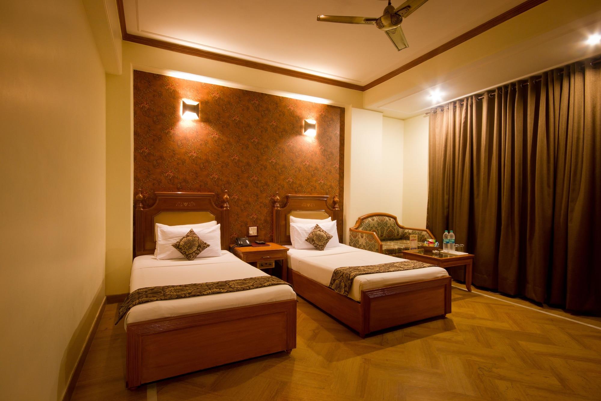 Hotel Sunstar Grand Delhi  Eksteriør billede