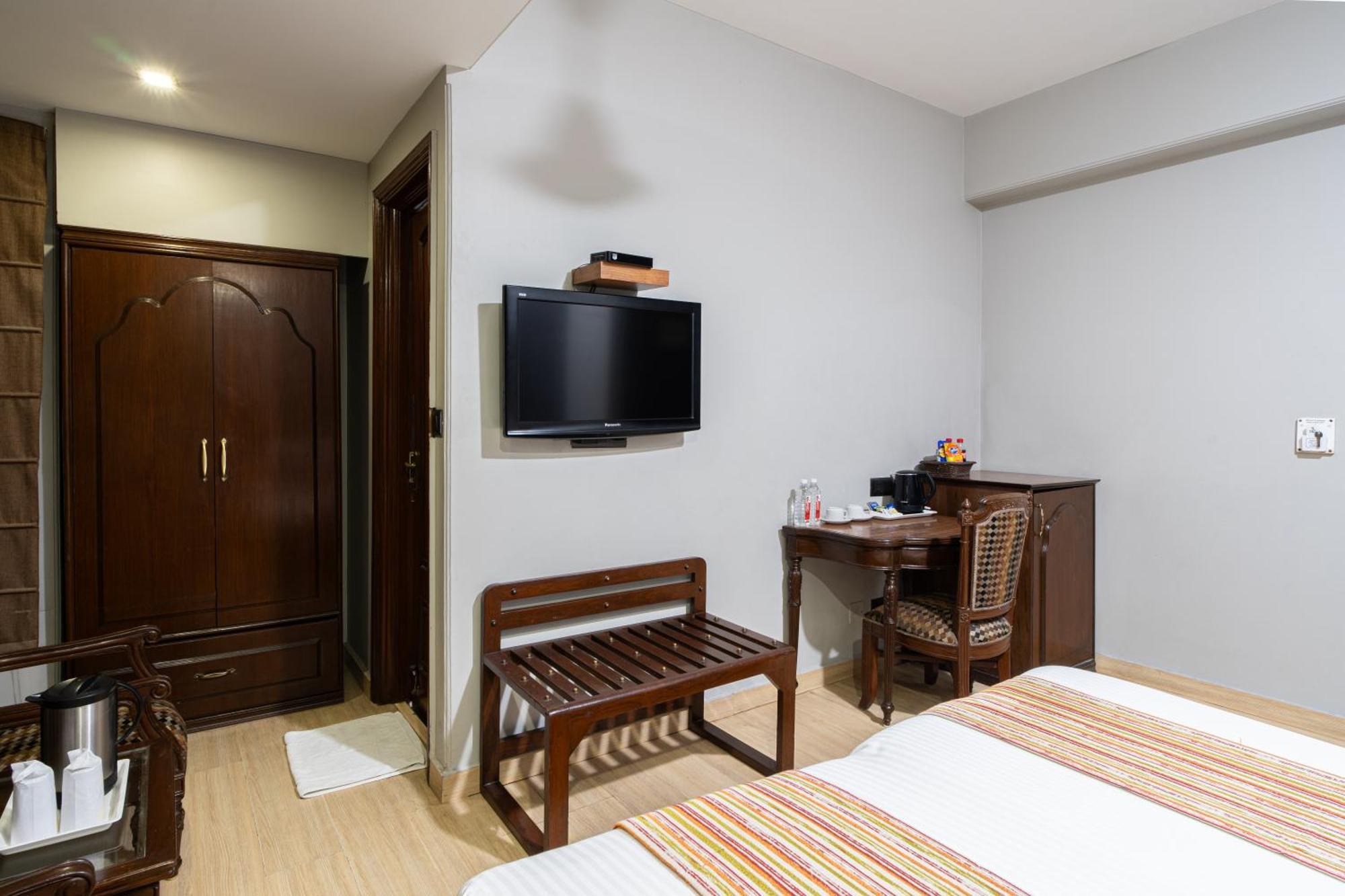 Hotel Sunstar Grand Delhi  Eksteriør billede