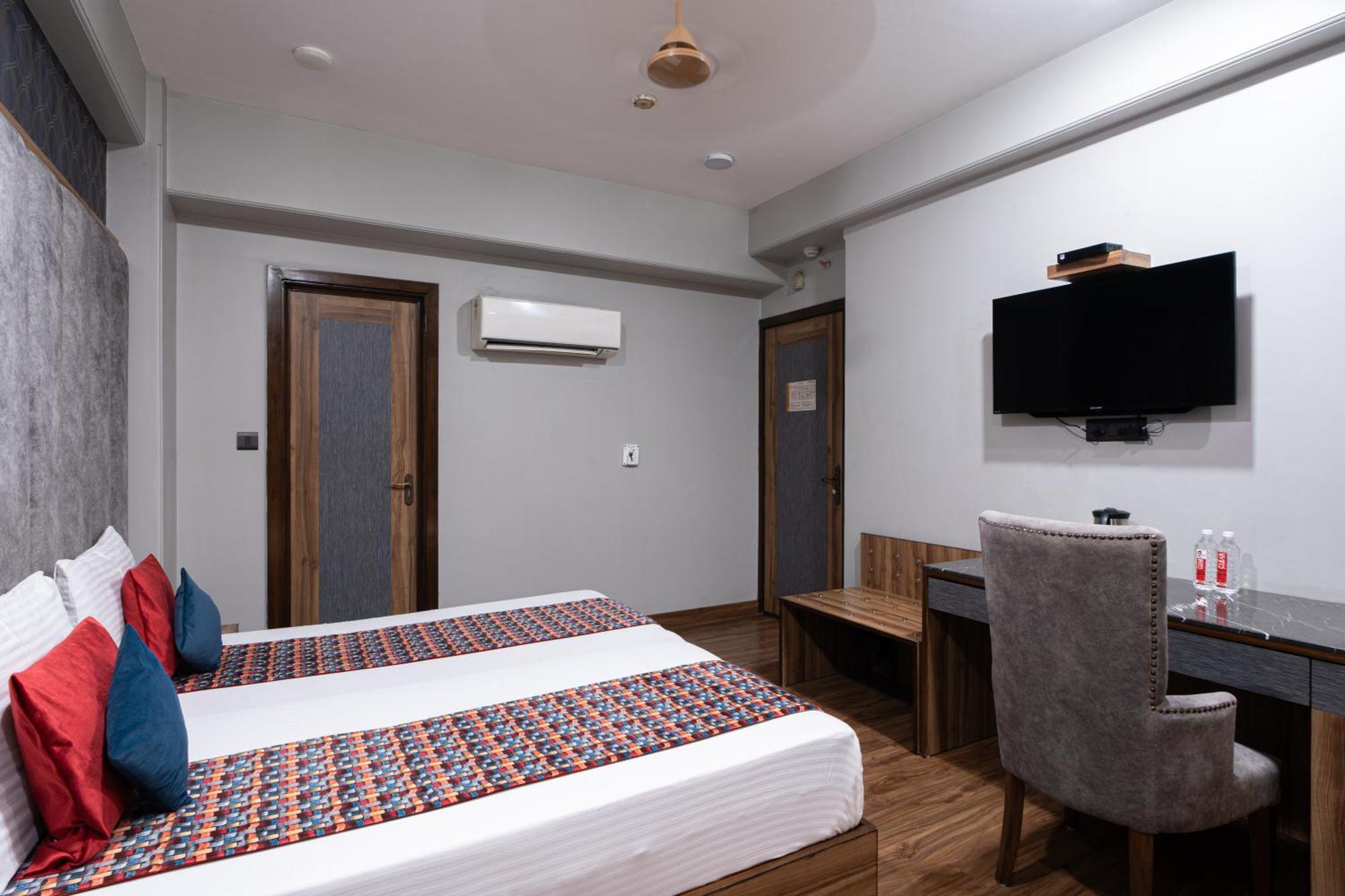 Hotel Sunstar Grand Delhi  Eksteriør billede