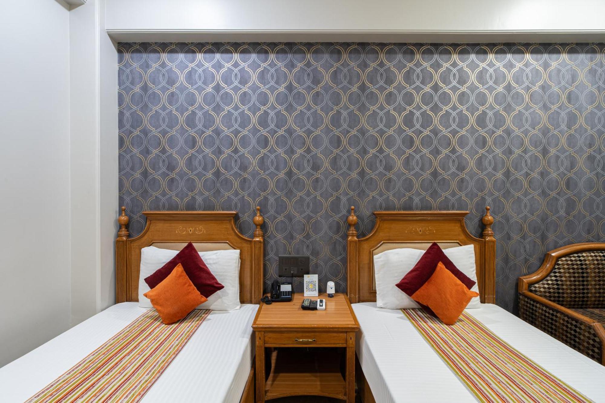 Hotel Sunstar Grand Delhi  Eksteriør billede