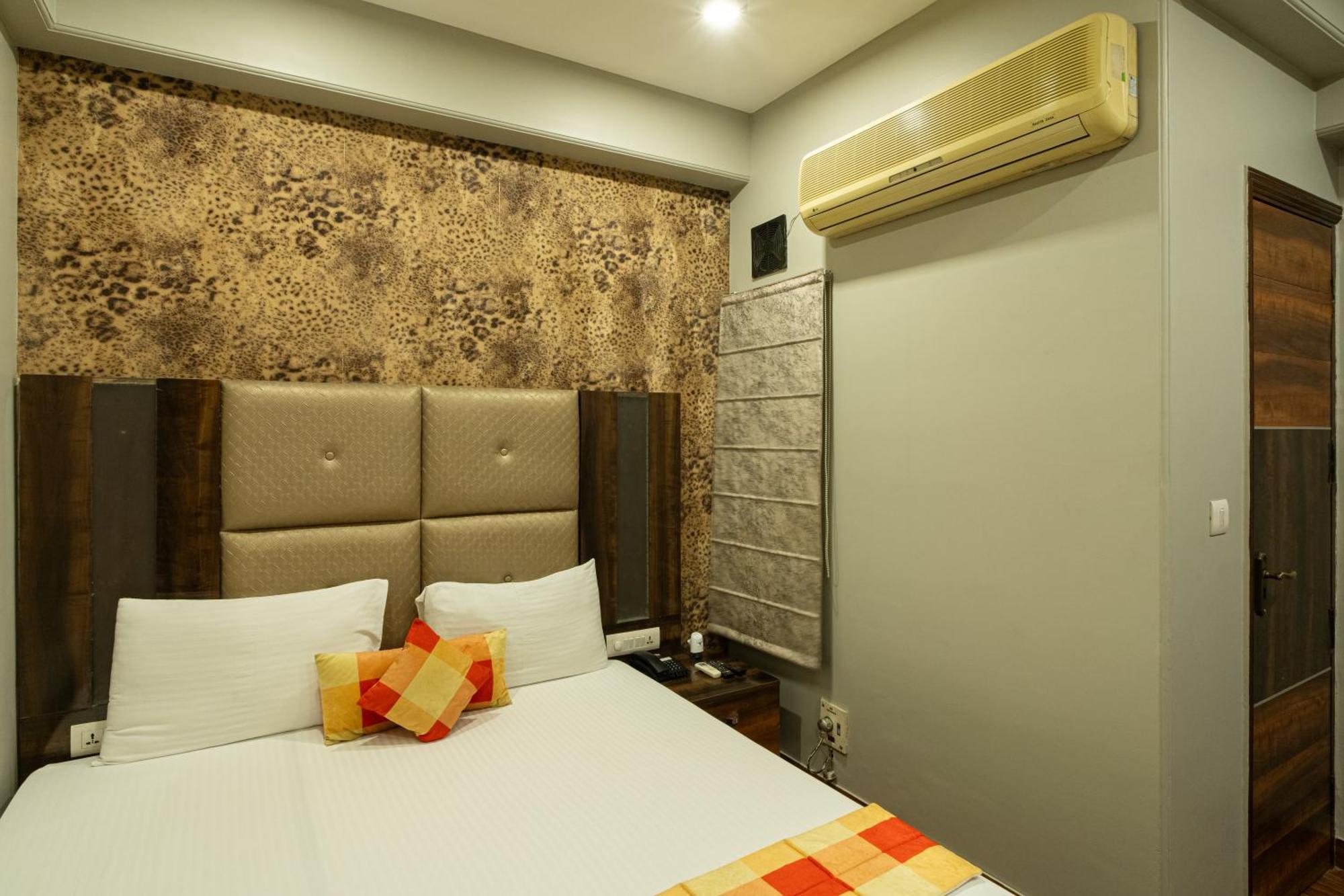 Hotel Sunstar Grand Delhi  Eksteriør billede