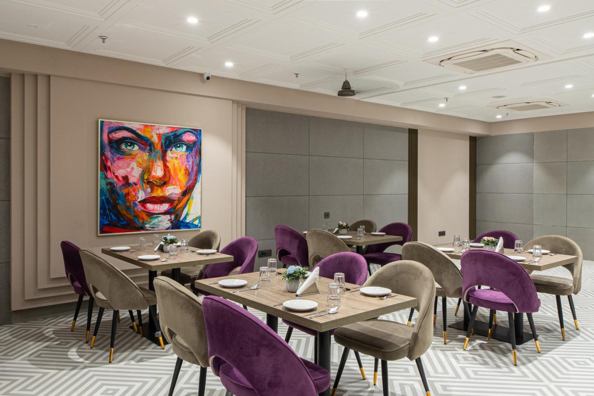 Hotel Sunstar Grand Delhi  Eksteriør billede