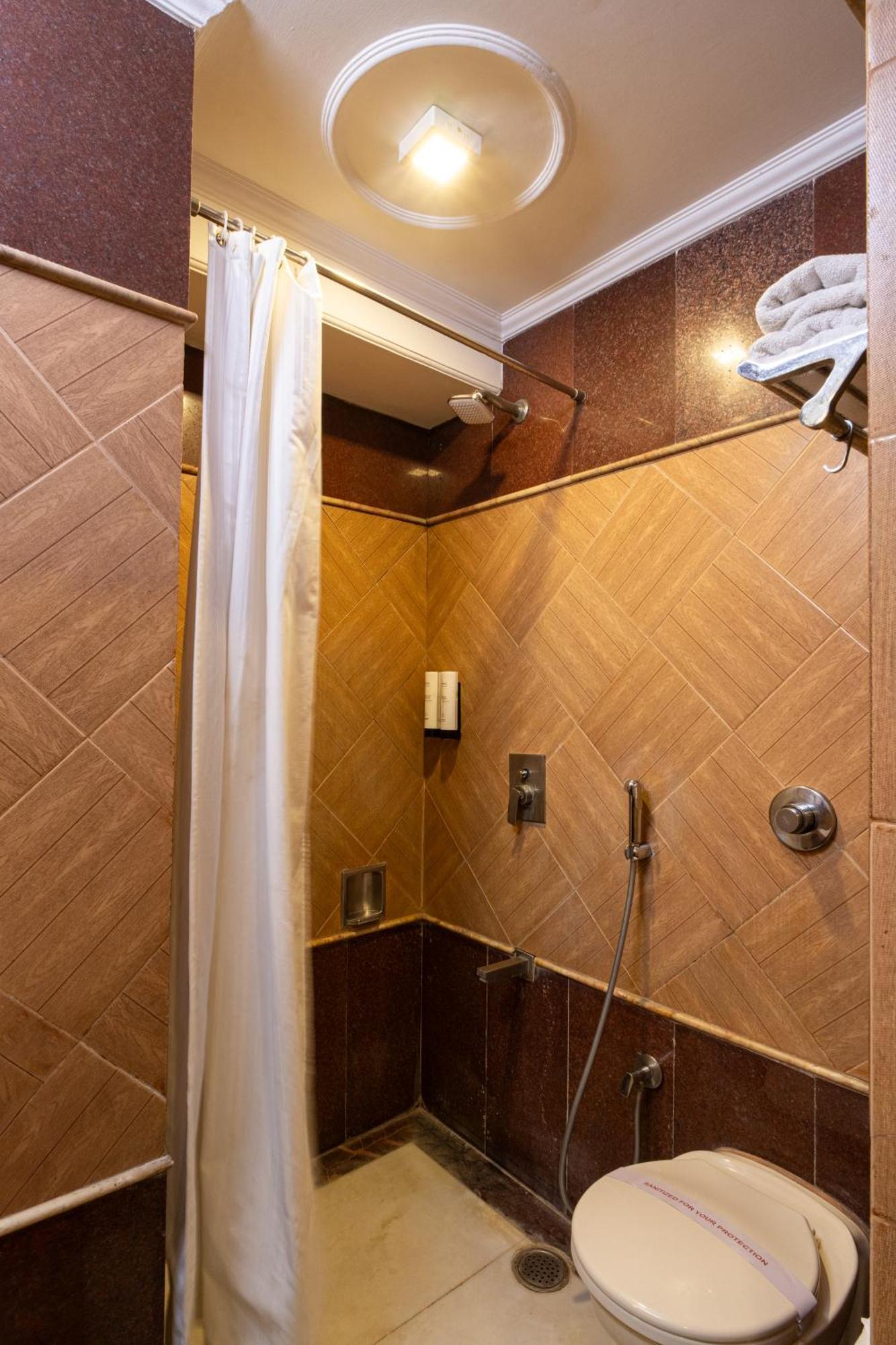 Hotel Sunstar Grand Delhi  Eksteriør billede