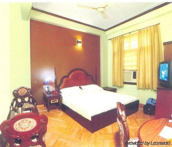 Hotel Sunstar Grand New Delhi Værelse billede
