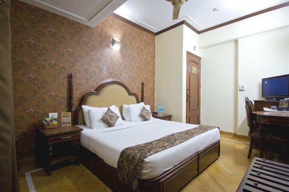 Hotel Sunstar Grand Delhi  Eksteriør billede